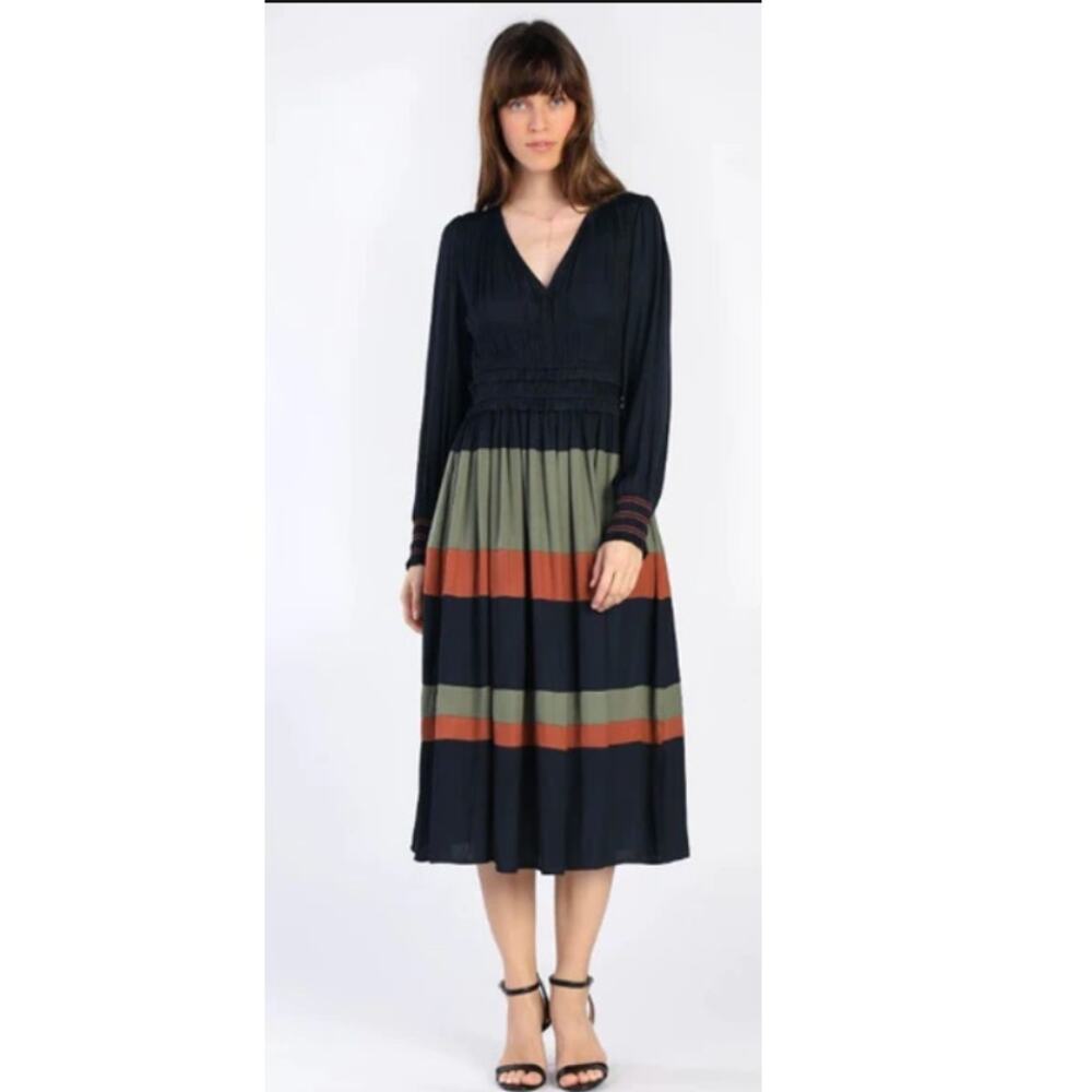 Anthropologie Current Air colorblock navy long sleeve  midi dress. Medium